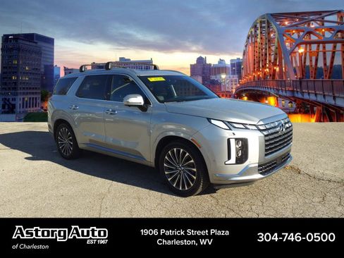 Used 2023 Hyundai Palisade Calligraphy image 1