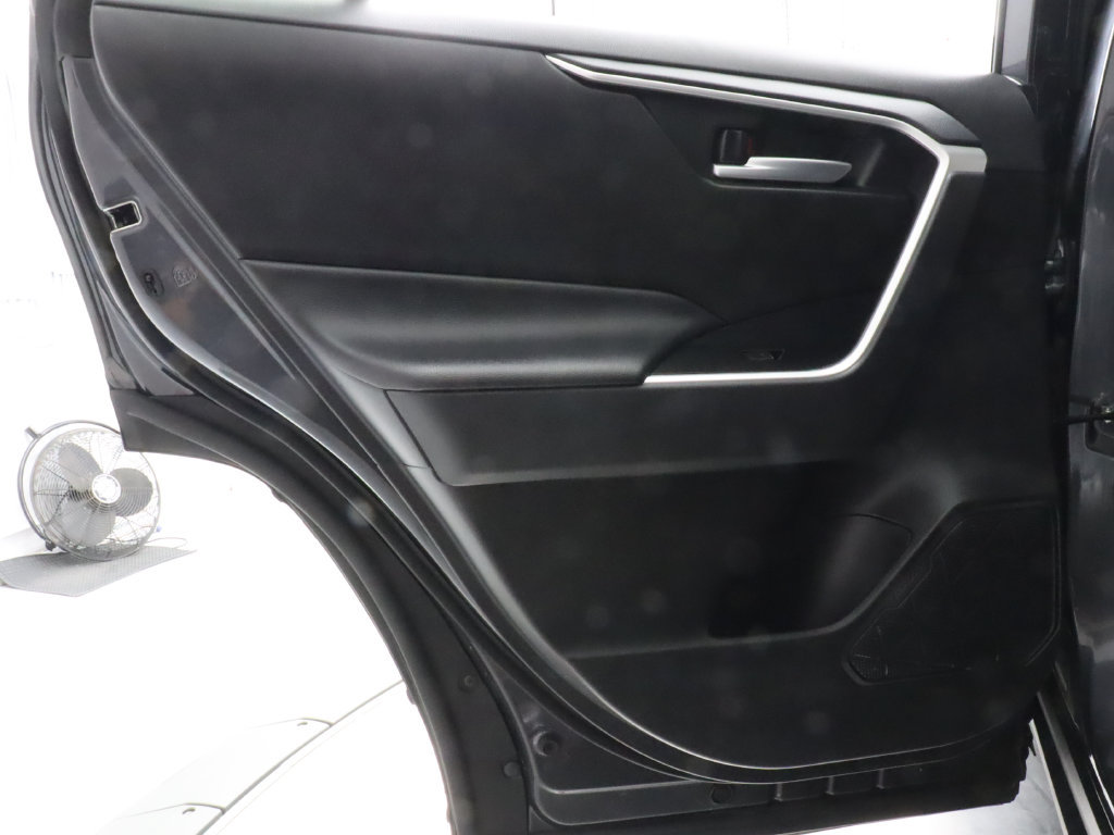 Used 2025 Toyota RAV4 XLE FWD image 32