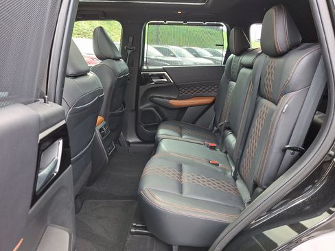 Used 2023 Mitsubishi Outlander SEL 40th Anniversary AWD/4WD image 10