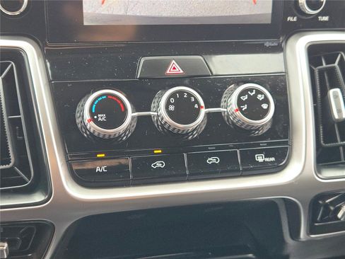 Used 2022 Kia Sorento LX AWD/4WD image 11