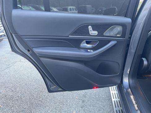 Certified 2025 Mercedes-Benz GLS 450 4MATIC image 39