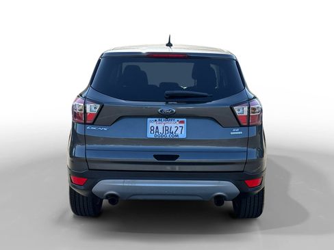 Used 2017 Ford Escape SE image 4
