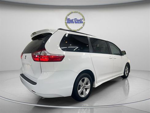 Used 2019 Toyota Sienna LE FWD image 10