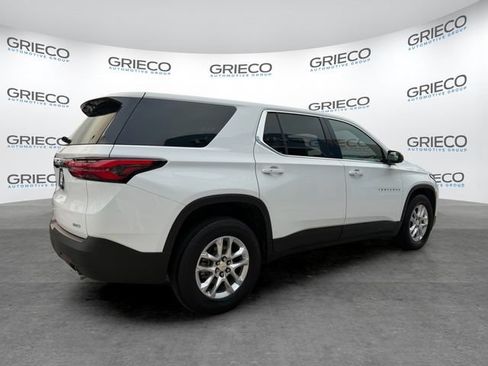 Used 2022 Chevrolet Traverse LS FWD image 7