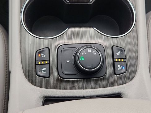 Used 2021 GMC Acadia SLT w/ Technology Package image 19