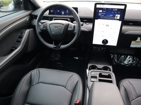 New 2025 Ford Mustang Mach-E Premium image 30