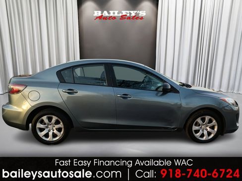 Used 2013 MAZDA MAZDA3 i SV w/ Convenience Pkg image 3