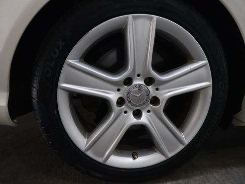 Used 2010 Mercedes-Benz C 300 4MATIC Sedan image 31