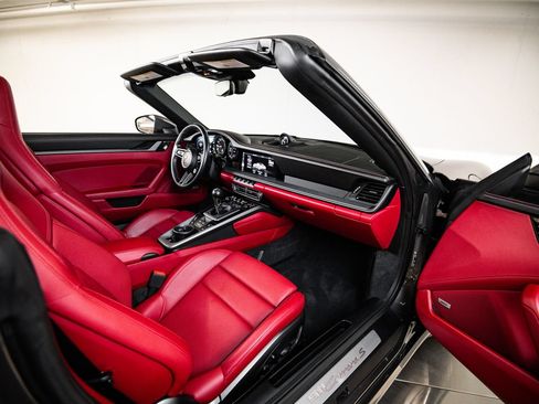 Certified 2021 Porsche 911 Carrera S RWD image 28