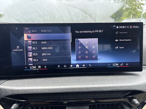 Used 2025 BMW 330i Sedan RWD image 23