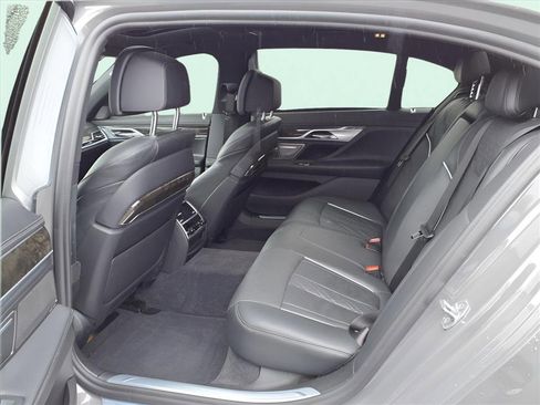 Used 2021 BMW 750i xDrive 750i xDrive w/ Executive Package image 22