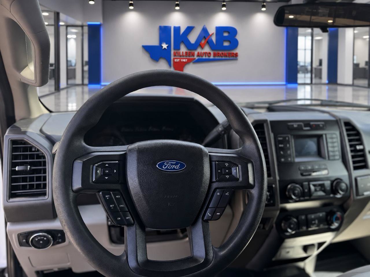 Used 2022 Ford F250 XL w/ STX Appearance Package AWD/4WD image 11