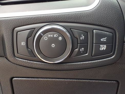 Used 2021 Ford Edge SEL w/ Convenience Package AWD/4WD image 16