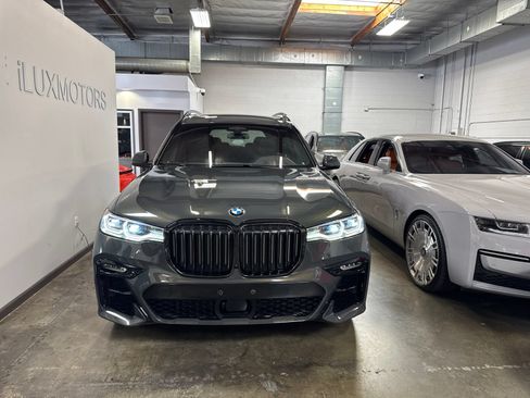 Used 2022 BMW X7 M50i AWD/4WD image 2