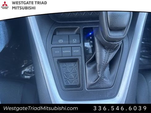 Used 2021 Toyota RAV4 XLE FWD image 21