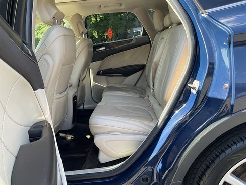 Used 2019 Lincoln MKC Reserve FWD image 13