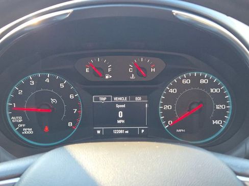 Used 2017 Chevrolet Malibu LT image 38