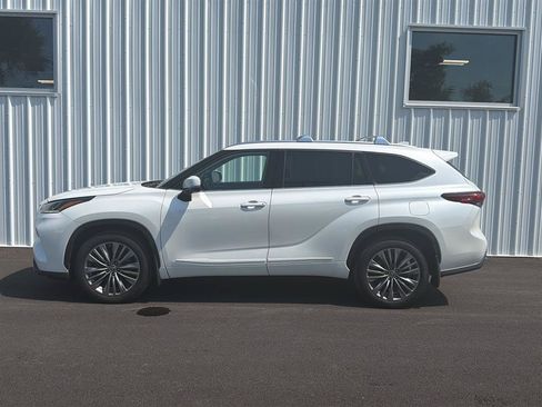 Used 2021 Toyota Highlander Platinum AWD/4WD image 5