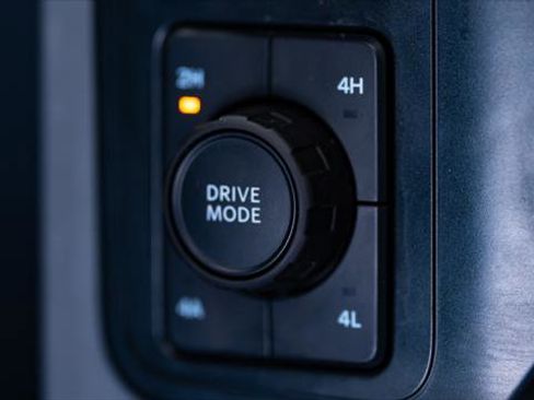 Used 2024 Ford F150 Lariat AWD/4WD image 34
