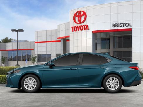 New 2026 Toyota Camry LE FWD image 32