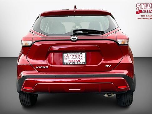Used 2023 Nissan Kicks SV image 5