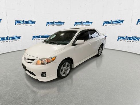 Used 2011 Toyota Corolla S image 5