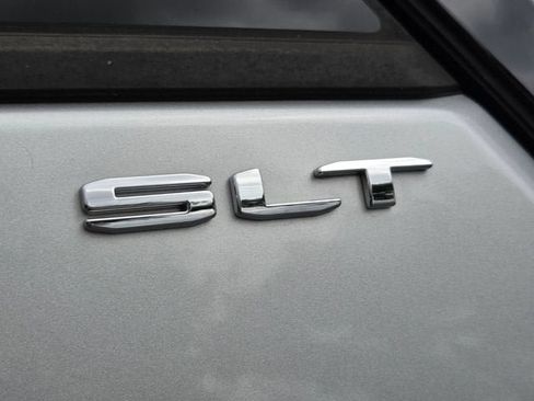 Used 2022 GMC Terrain SLT FWD image 14