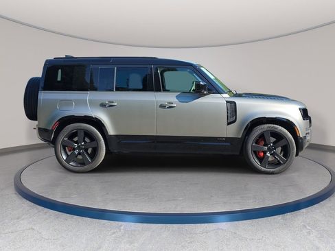 Used 2025 Land Rover Defender 110 X AWD/4WD image 4
