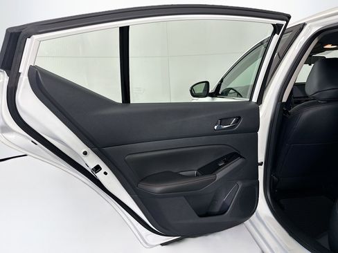 Used 2023 Nissan Altima 2.5 SR FWD image 24