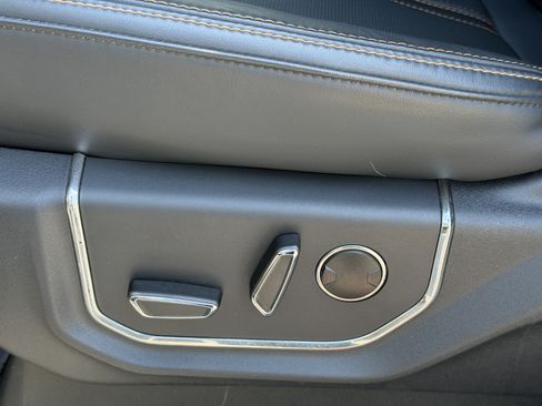 Used 2023 Ford Expedition Platinum AWD/4WD image 23