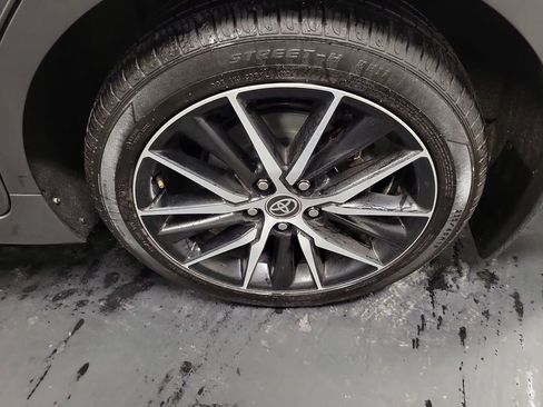 Used 2022 Toyota Camry SE image 11