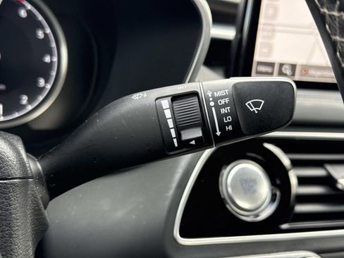 Used 2023 Genesis G70 2.0T image 16