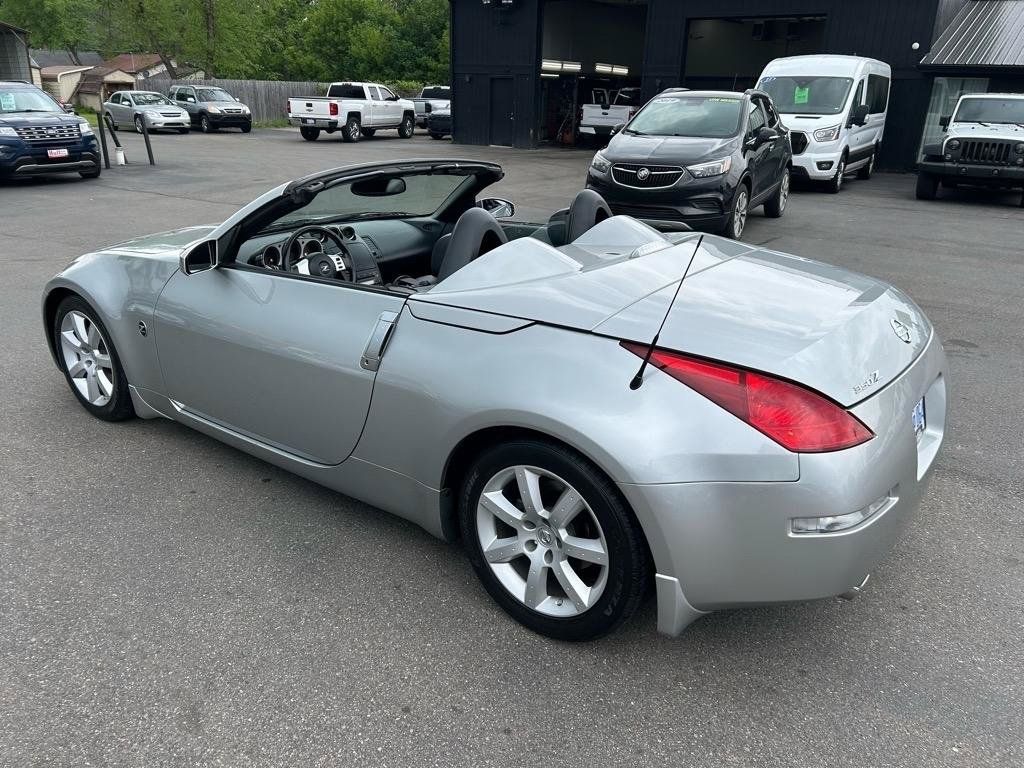 Used 2005 Nissan 350Z Touring RWD image 7