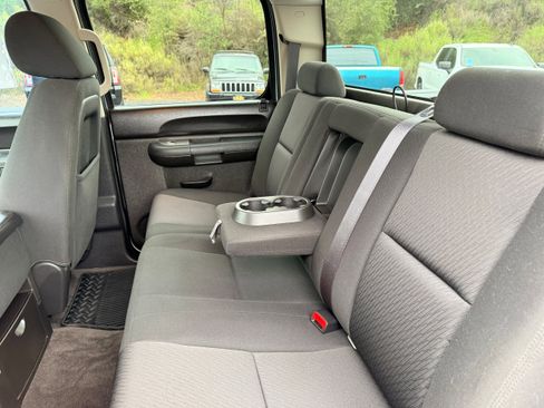 Used 2013 Chevrolet Silverado 2500 LT w/ Interior Plus Package image 11