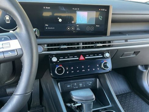 Certified 2025 Hyundai Santa Cruz Limited image 7