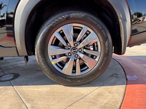 New 2025 Nissan Pathfinder SV w/ SV Premium Package image 8