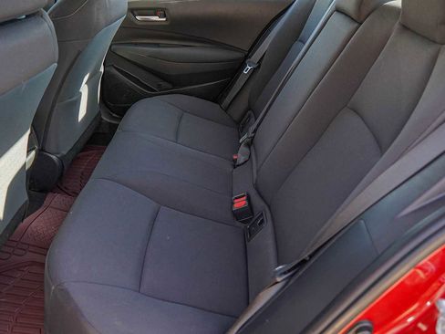 Used 2021 Toyota Corolla LE image 29