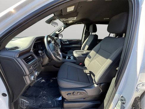 Used 2022 GMC Yukon XL SLE AWD/4WD image 2