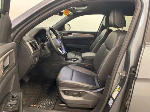 Used 2020 Volkswagen Atlas Cross Sport SE image 9