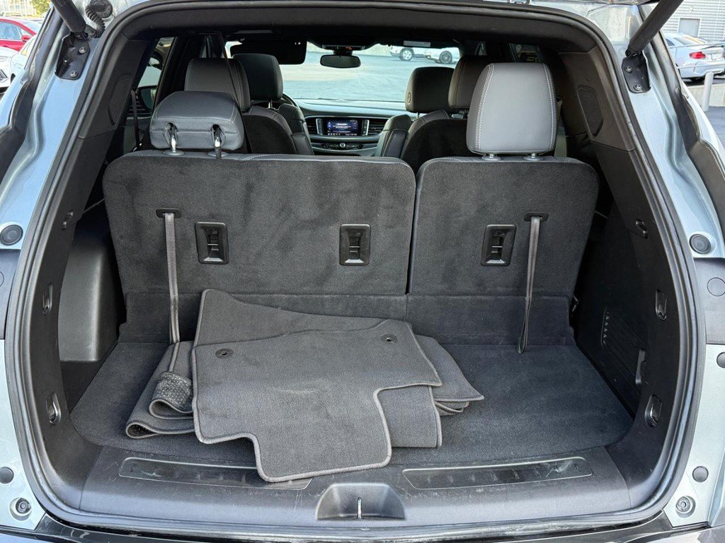 Used 2023 Buick Enclave Essence w/ Experience Buick Package FWD image 4