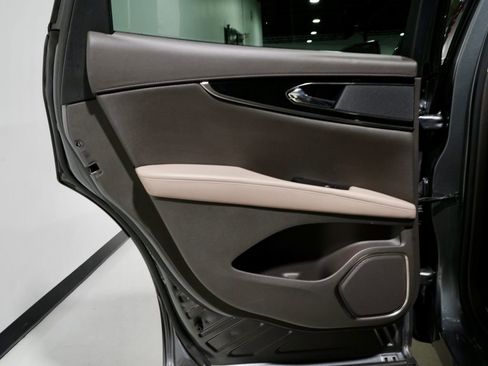 Used 2023 Lincoln Nautilus Reserve w/ Monochromatic Package image 28