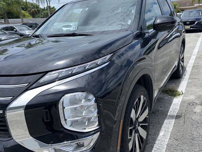 Used 2025 Mitsubishi Outlander SE