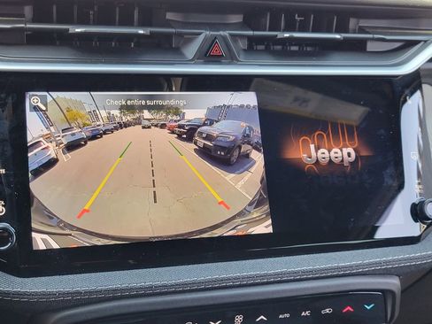 New 2026 Jeep Cherokee Laredo image 9