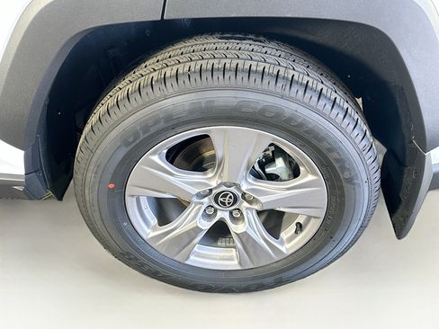Used 2025 Toyota RAV4 XLE w/ Convenience Package image 11