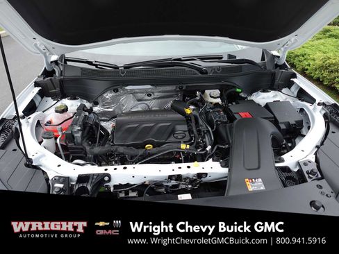 Used 2025 Chevrolet Trax LT w/ Driver Confidence Package image 29