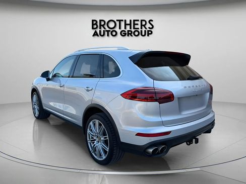 Used 2016 Porsche Cayenne S AWD/4WD image 9