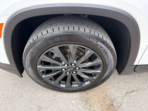 Used 2023 Chevrolet Traverse RS w/ LPO, Floor Liner Package AWD/4WD image 9