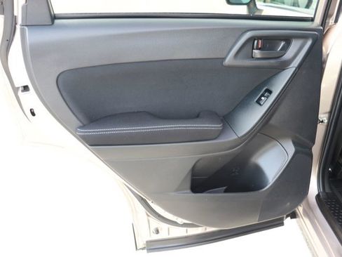 Used 2015 Subaru Forester 2.5i Premium image 13