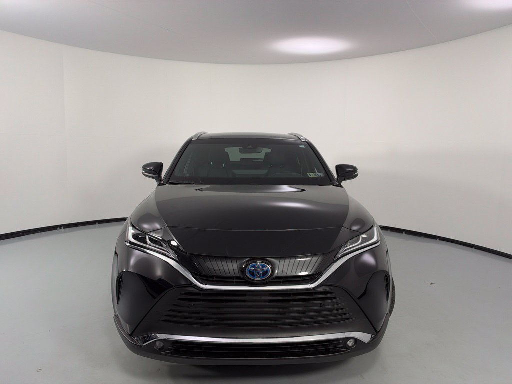 Used 2023 Toyota Venza XLE AWD/4WD image 2