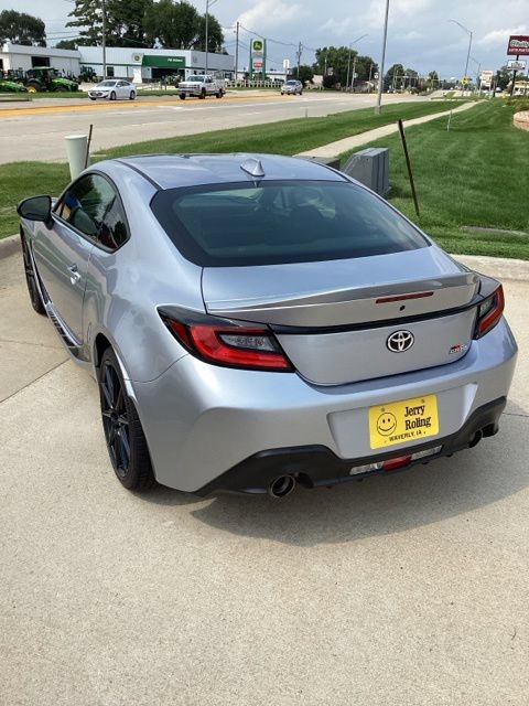Used 2025 Toyota GR86 Premium w/ ALL Weather Mat Package (TMS) RWD image 3